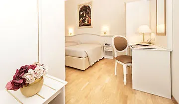 Domus Via Veneto Bed & Breakfast Rome 2*,