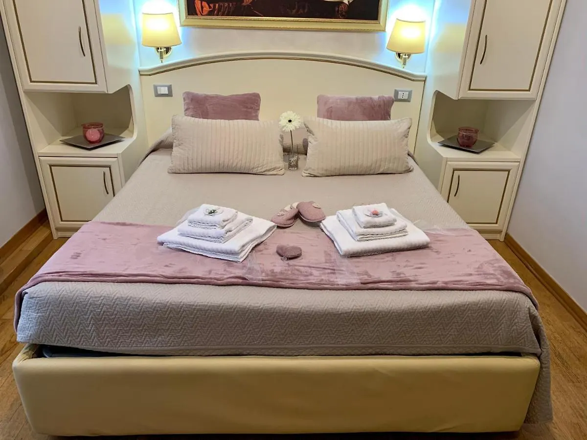 Domus Via Veneto Bed & Breakfast Rome 2*,  Italy