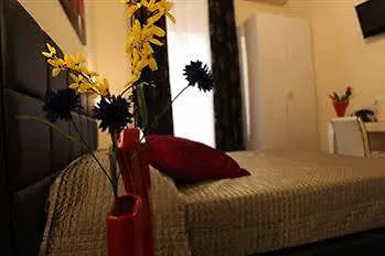 ** Nocleg ze śniadaniem Bed and Breakfast Domus Via Veneto Rzym Włochy